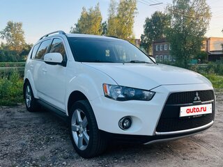 2011 Mitsubishi Outlander II Рестайлинг, белый, 1400000 рублей, вид 1