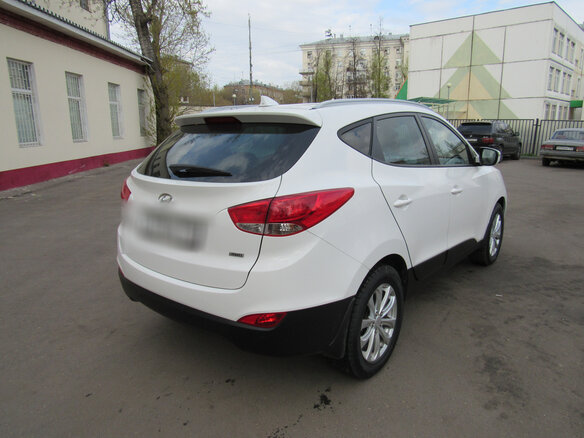 2015 Hyundai ix35 I Рестайлинг, белый - вид 3