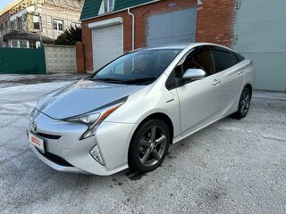 2016 Toyota Prius IV (XW50), серебристый, 1650000 рублей, вид 1