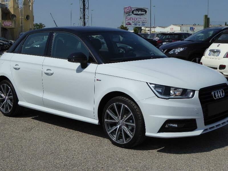 Авто Ауди а1 черная