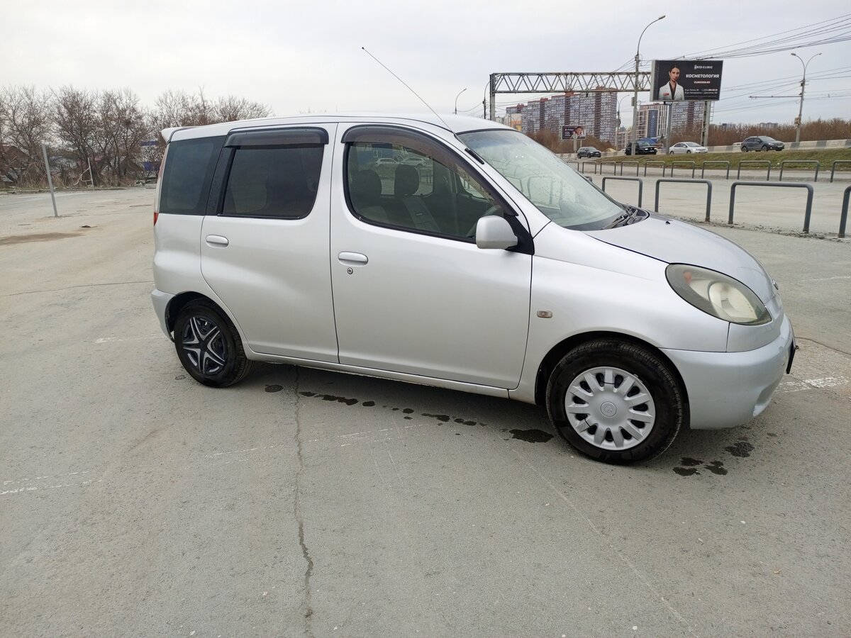 Купить б/у Toyota FunCargo 1999-2005 1.5 AT (110 л.с.) бензин автомат в ...