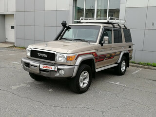 2014 Toyota Land Cruiser 76 70 Series Рестайлинг 1, золотистый, 6500000 рублей, вид 1