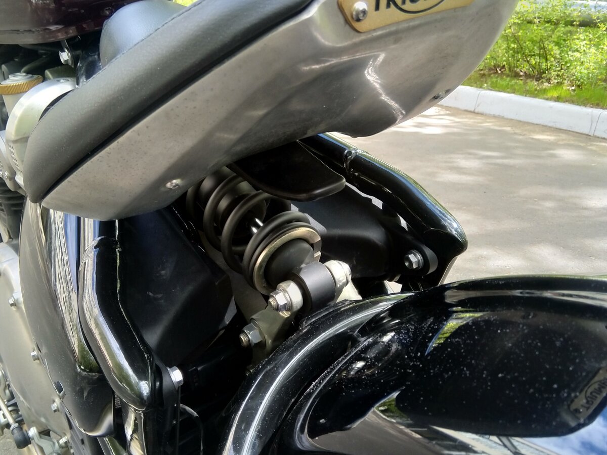 Triumph Bonneville Bobber Speedometer