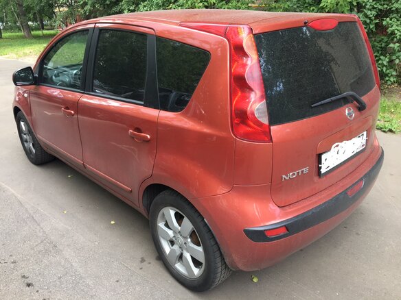 2008 Nissan Note I, красный - вид 2