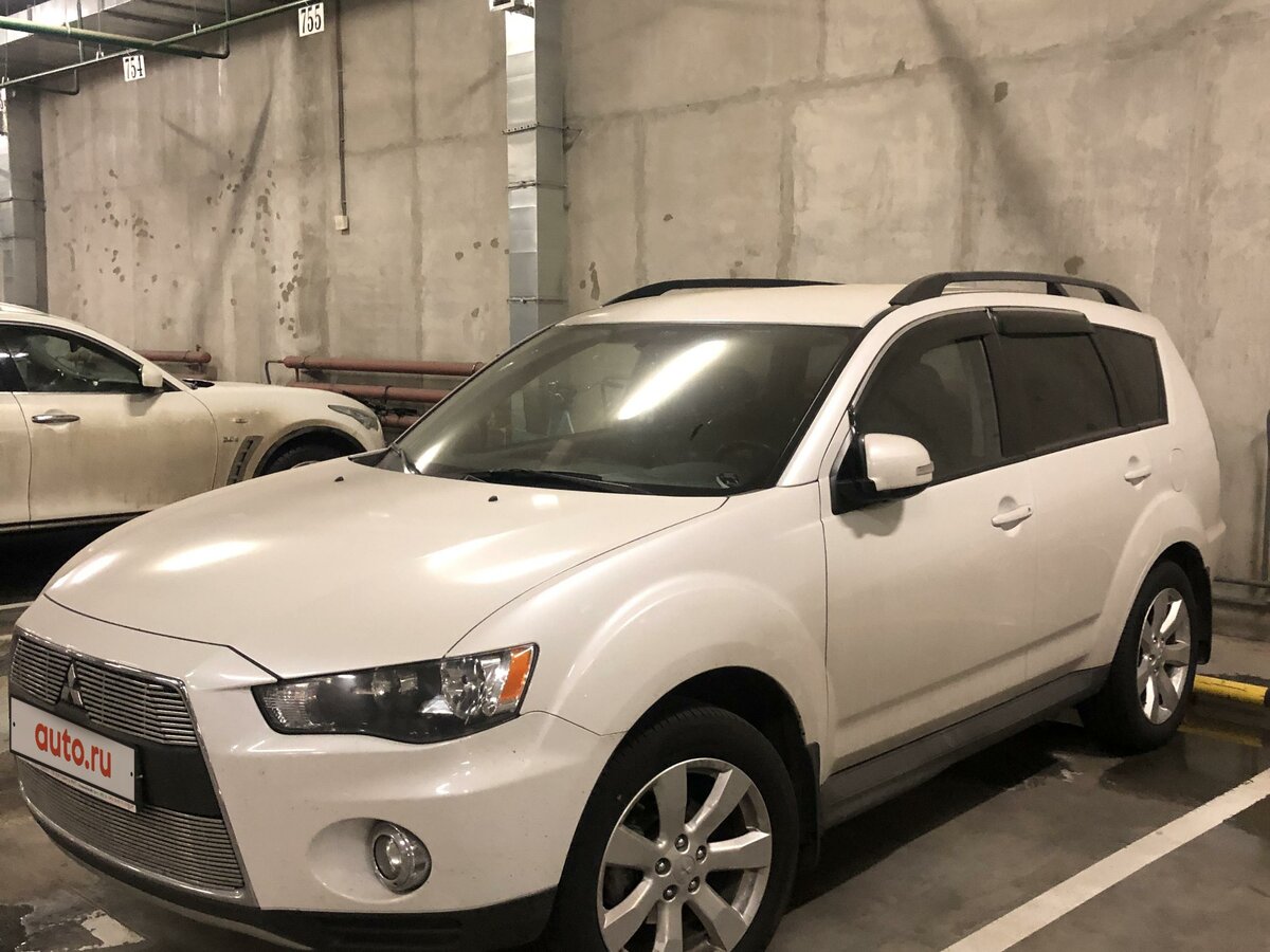 Купить б/у Mitsubishi Outlander II Рестайлинг 2.0 CVT (147 л.с.) 4WD ...