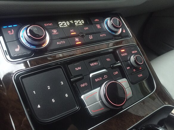 2011 Audi A8 III (D4), чёрный - вид 10
