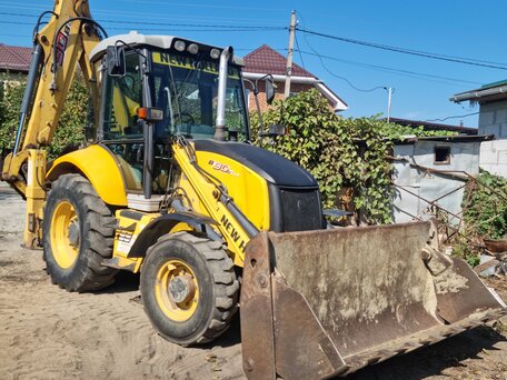 2013 New Holland B90B, жёлтый, 5000000 рублей, вид 1