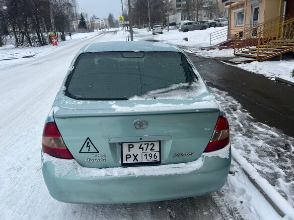 2002 Toyota Prius I Рестайлинг (XW10), серый, 400000 рублей - вид 1