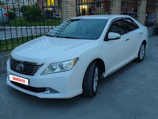 2013 Toyota Camry VII (XV50), белый, 1750000 рублей, вид 1