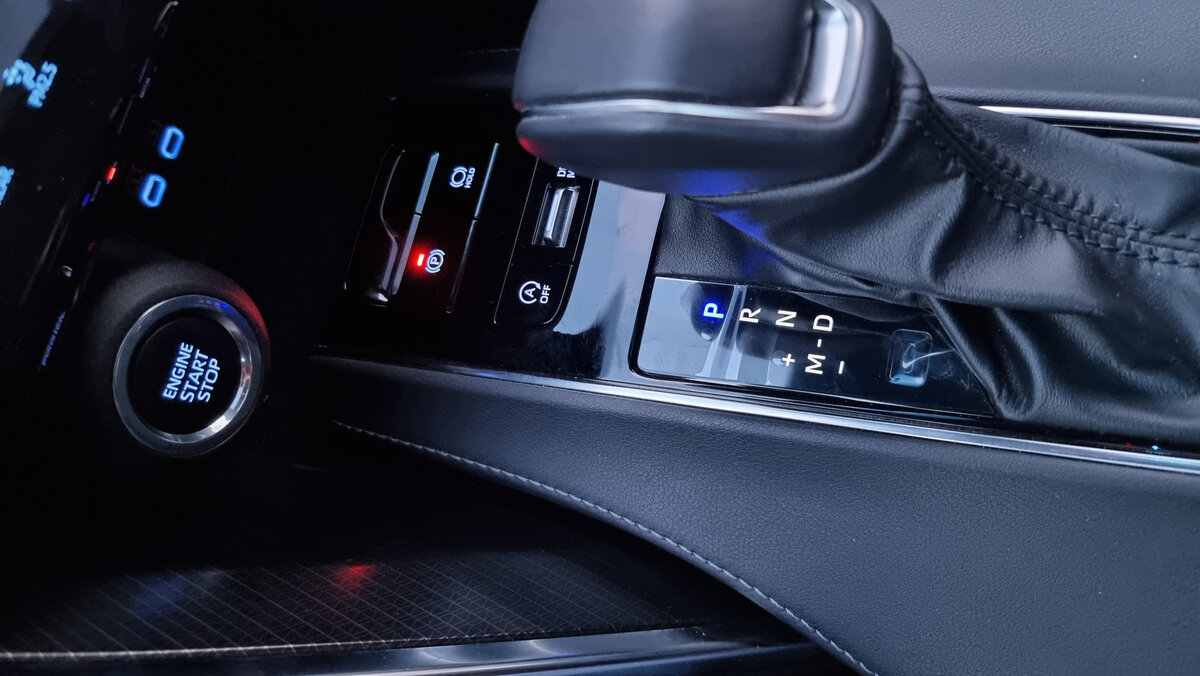 Купить б/у Toyota Venza II 2.0 CVT (171 л.с.) бензин вариатор во ...