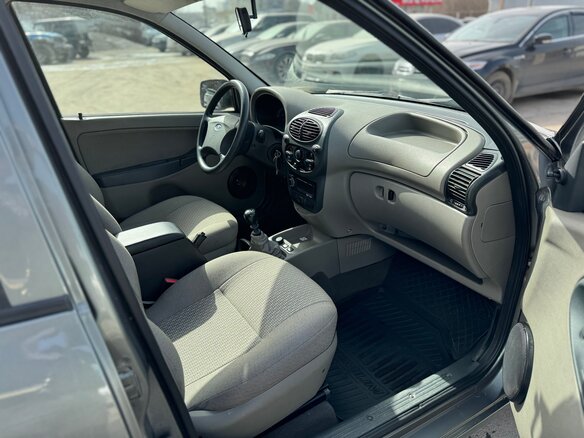 Купить б/у Lada (ВАЗ) Kalina I 1.6 MT (84 л.с.) бензин механика в Туле ...