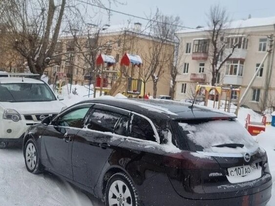 2013 Opel Insignia I, коричневый, 800000 рублей - вид 3