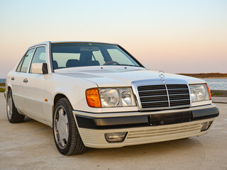 1991 Mercedes-Benz W124 300, белый, 3900000 рублей, вид 1