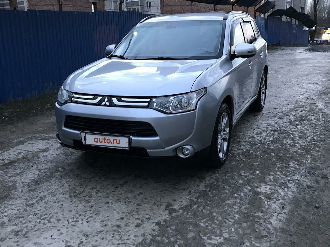 Купить б/у Mitsubishi Outlander III 2.4 CVT (167 л.с.) 4WD бензин ...