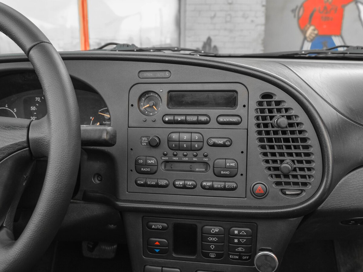 SAAB 900 - фото 12