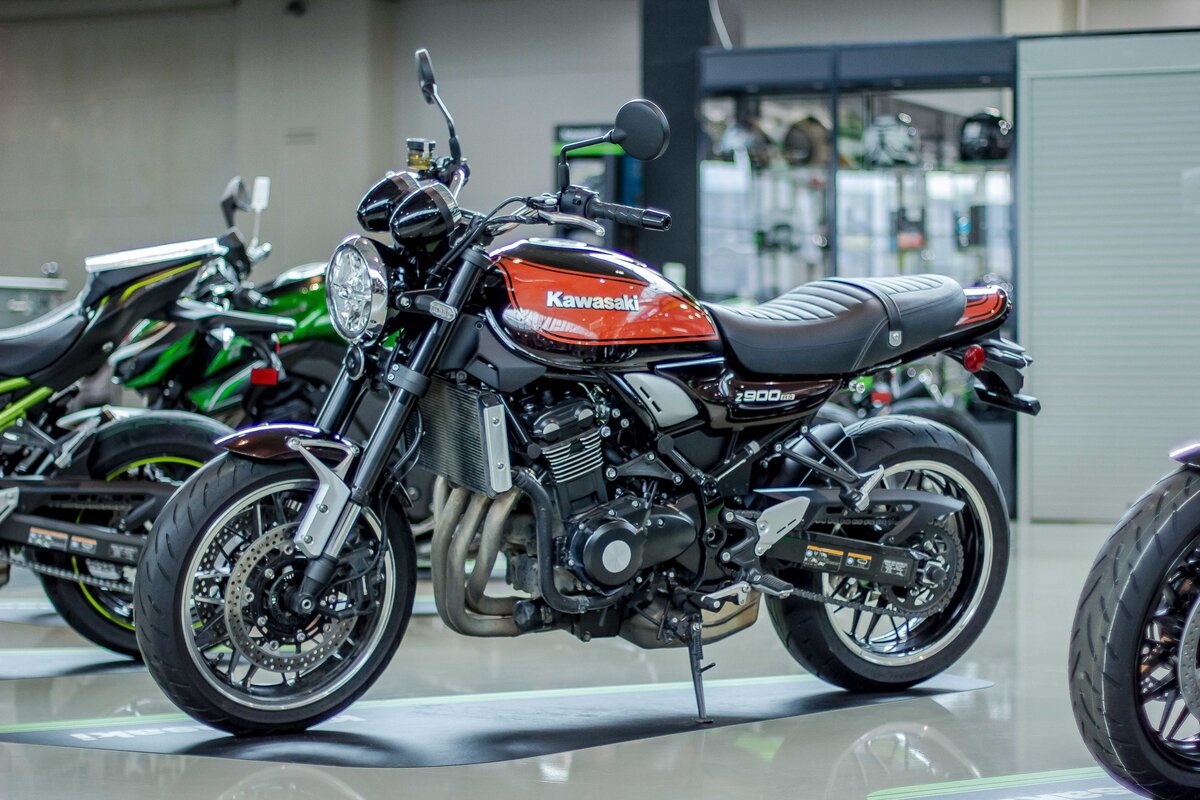 Kawasaki Z 900RS.