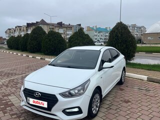 2018 Hyundai Solaris II, белый, 1350000 рублей, вид 1