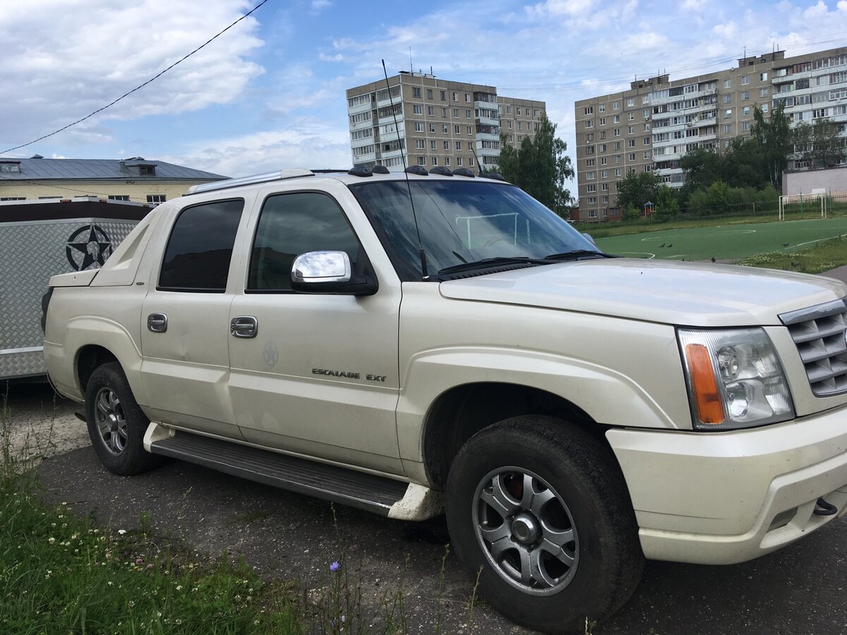 Cadillac Escalade пикап 2002
