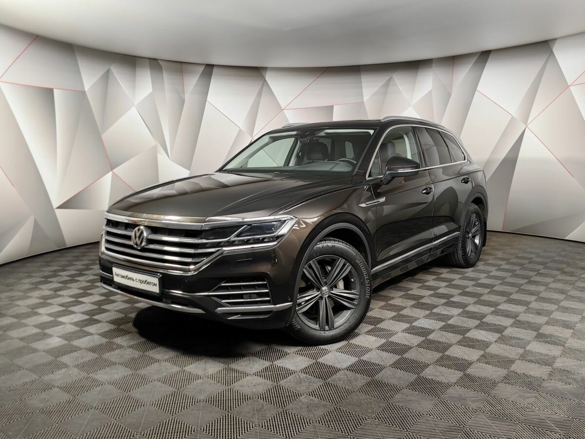 Фото салона Фольксваген Туарег