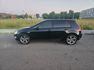 2014 Volkswagen Golf VII, чёрный, 1200000 рублей, вид 1