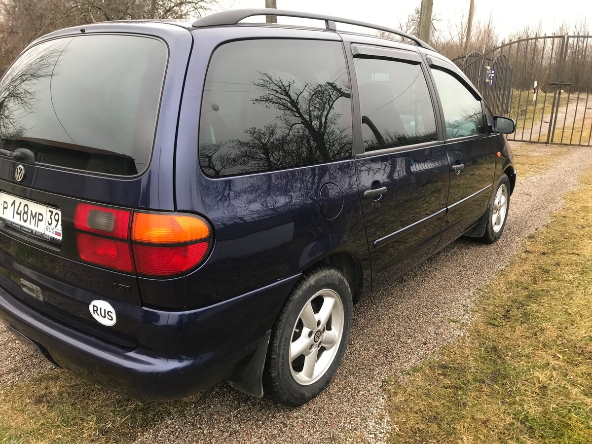 Купить б/у Volkswagen Sharan I 1.8 MT (150 л.с.) бензин