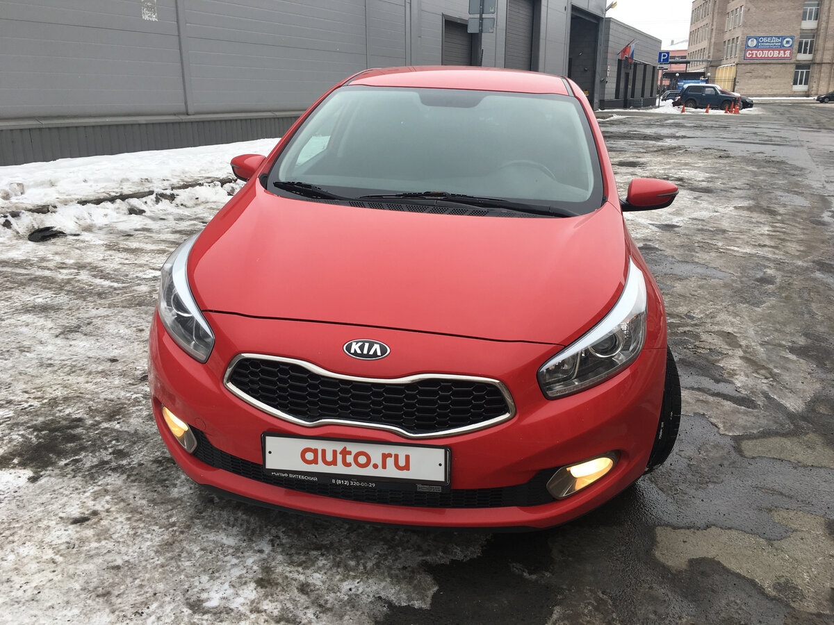 Kia Ceed 2 красный с черной крышей