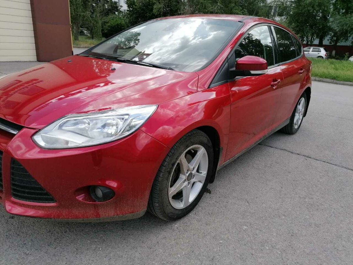 Ford Focus 3 седан красный 2012