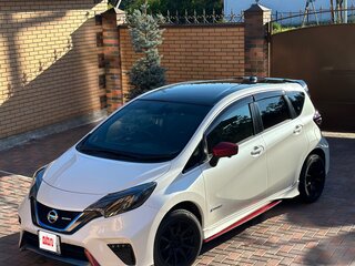 2017 Nissan Note Nismo e-Power II Рестайлинг, белый, 1500000 рублей, вид 1