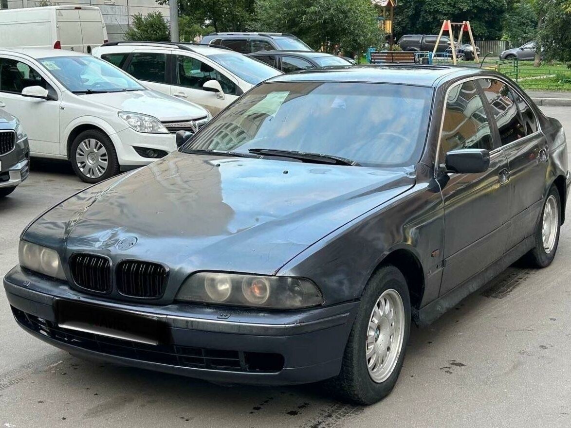 Купить б/у BMW 5 серии IV (E39) 520i 2.0 MT (150 л.с.) бензин механика в Липецке