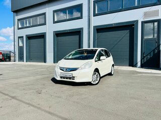 2012 Honda Fit Hybrid II, белый, 799000 рублей, вид 1
