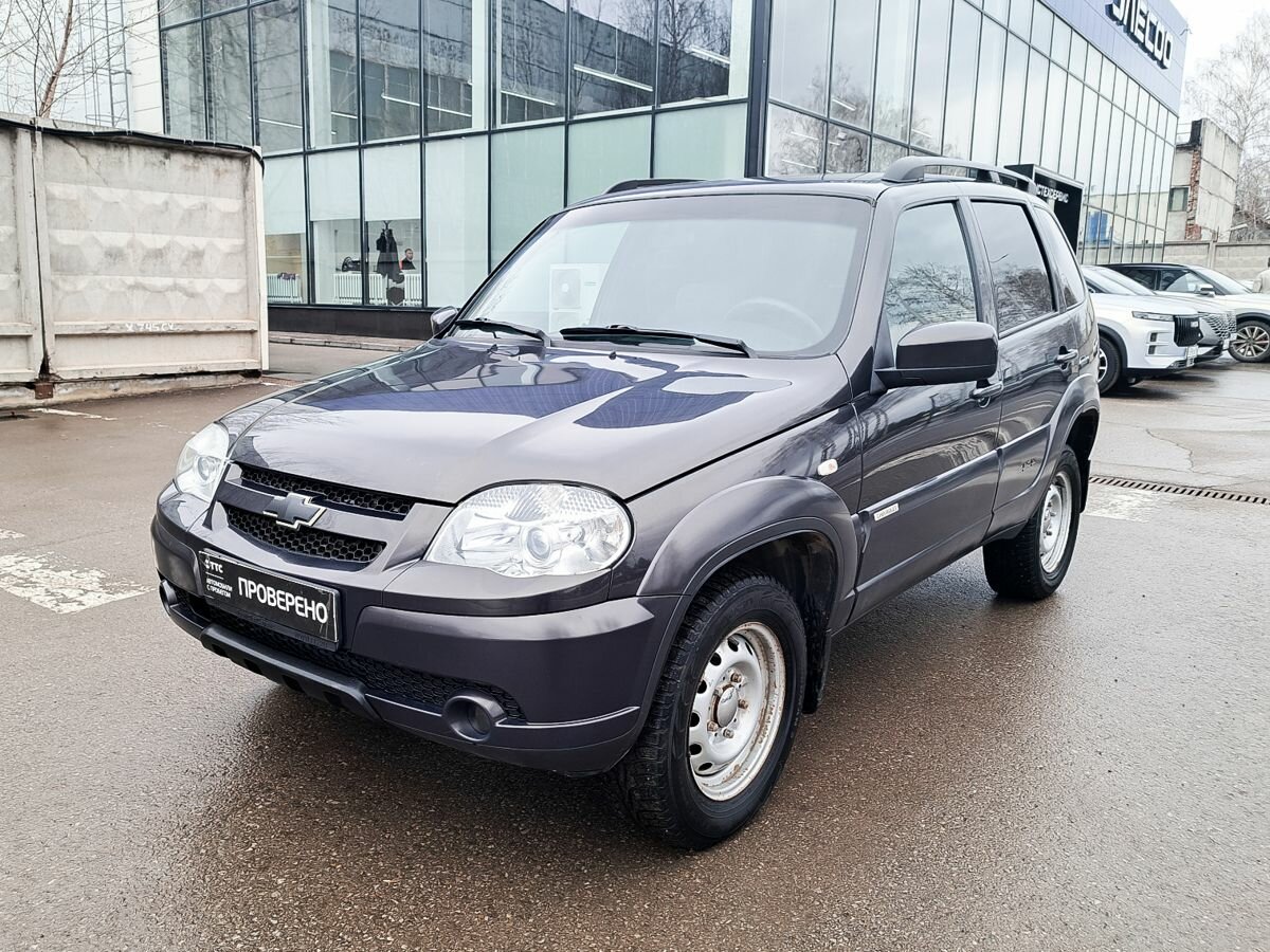 Купить б/у Chevrolet Niva I Рестайлинг 1.7 MT (80 л.с.) 4WD бензин ...