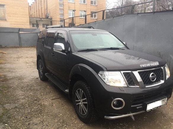 2011 Nissan Pathfinder III Рестайлинг, чёрный - вид 1