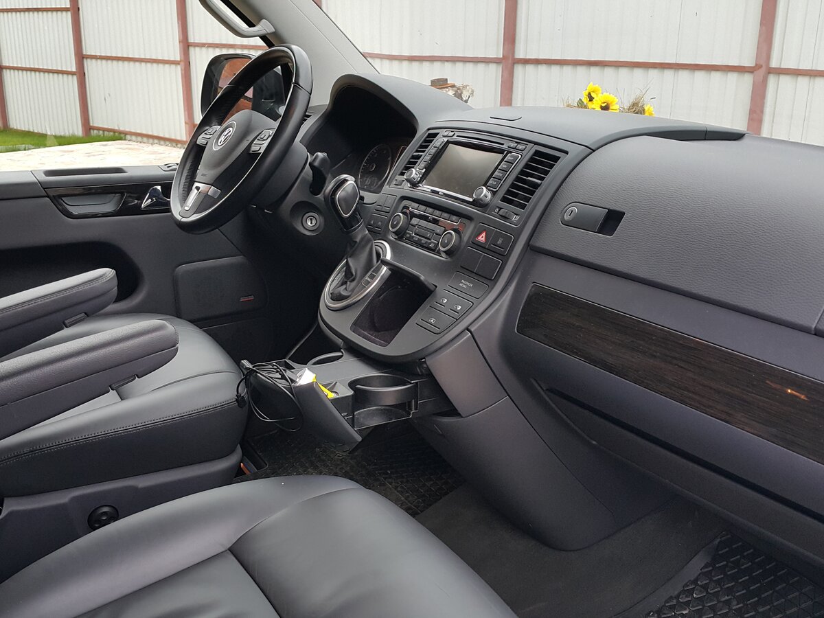 Volkswagen Multivan t5 Рестайлинг 2011