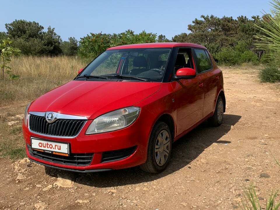 Купить б/у Skoda Fabia II Рестайлинг 1.2 MT (70 л.с.) бензин механика в ...