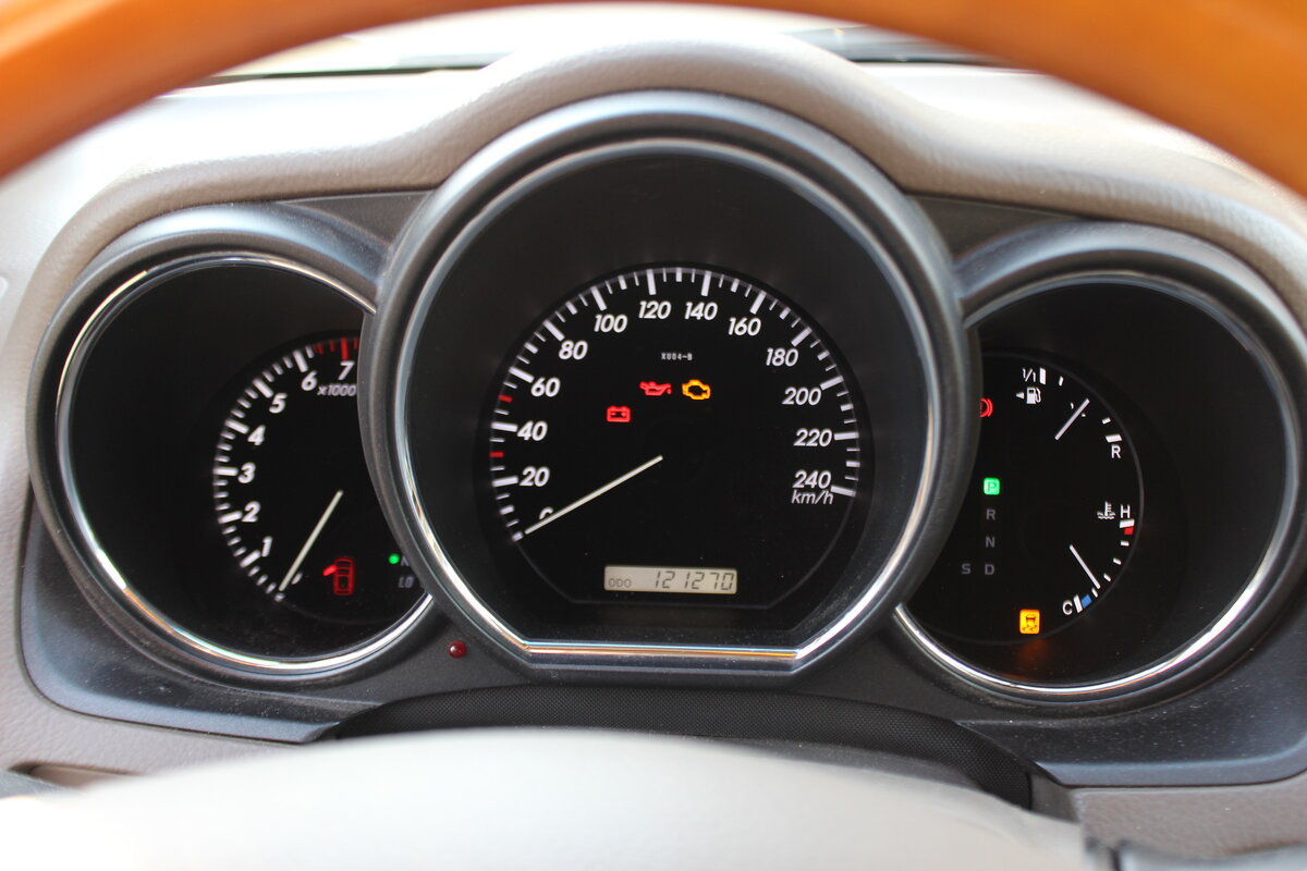 Треснула панель на лексус рх 330 как исправить - 86 фото