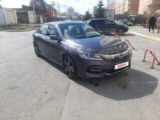 2017 Honda Accord IX Рестайлинг, серый, 1990000 рублей, вид 1