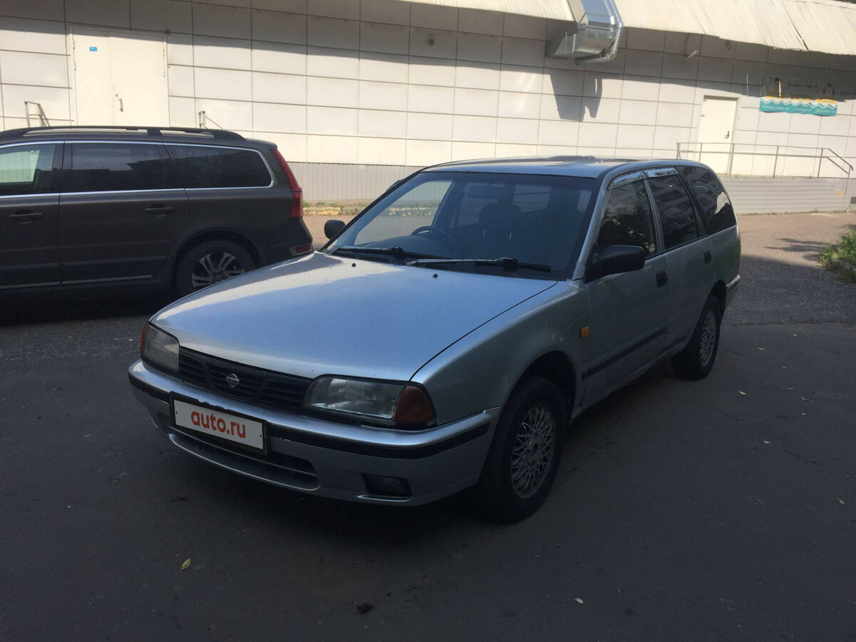 Nissan Avenir 1990