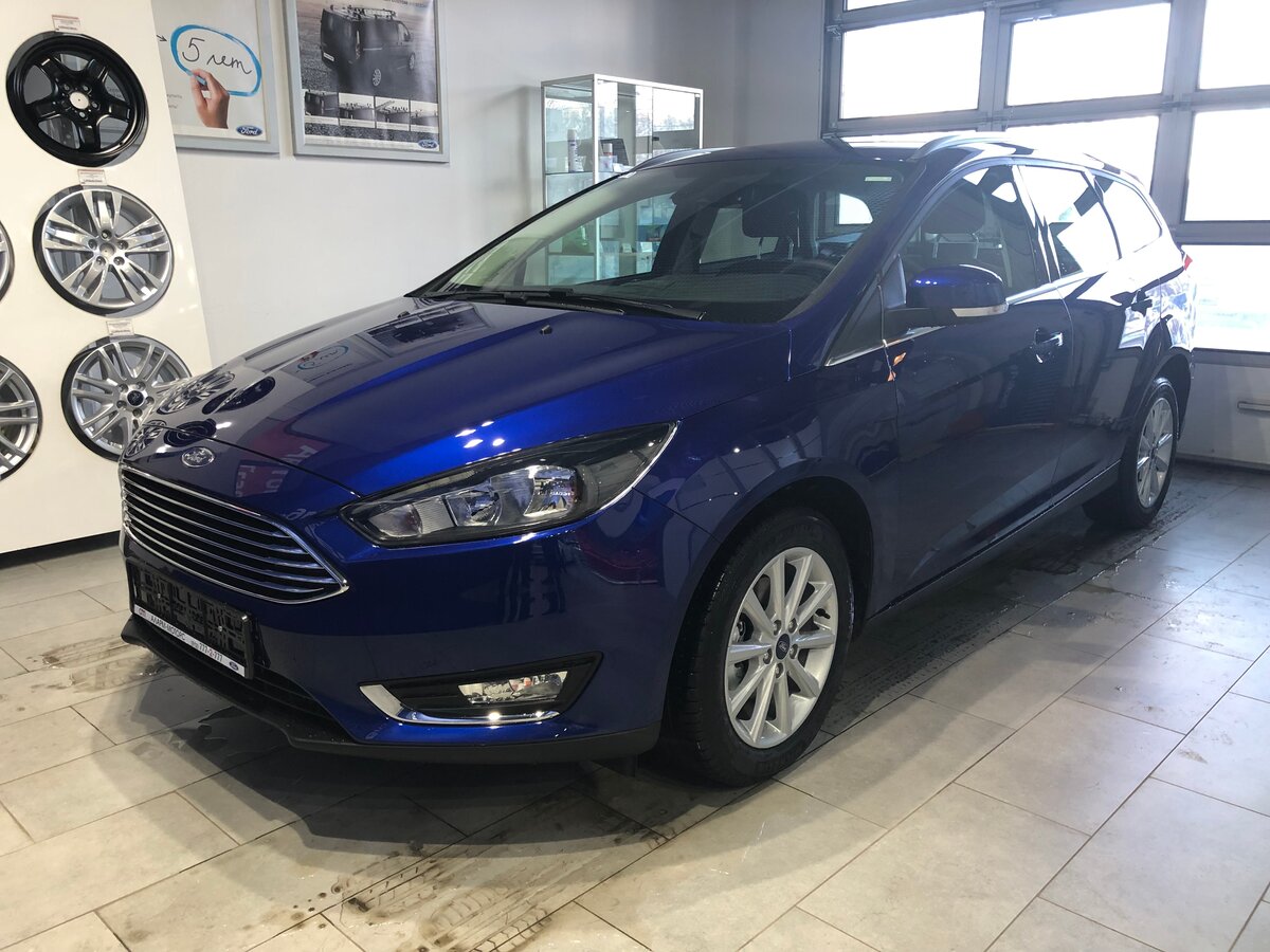 Ford Focus 3 темно синий