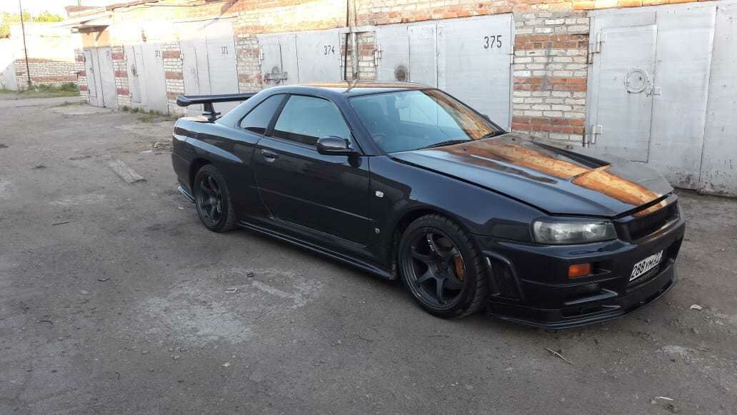 Nissan skyline x r34