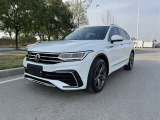 2022 Volkswagen Tiguan Allspace II Рестайлинг, белый, 2900000 рублей, вид 1