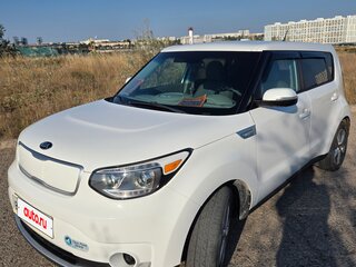 2017 Kia Soul II Рестайлинг, белый, 1650000 рублей, вид 1