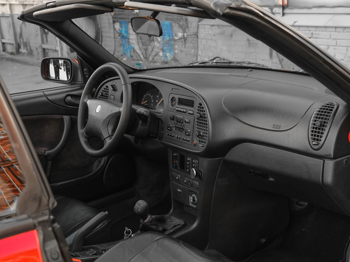 SAAB 900 - фото 11