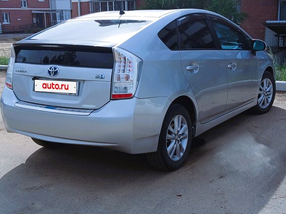 2010 Toyota Prius III (XW30), серый, 1030000 рублей - вид 4