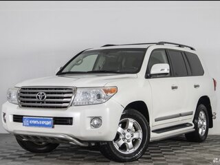 2013 Toyota Land Cruiser 200 Series Рестайлинг 1, белый, 4850000 рублей, вид 1