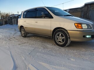 1997 Toyota Ipsum I (M10), белый, 600000 рублей, вид 1