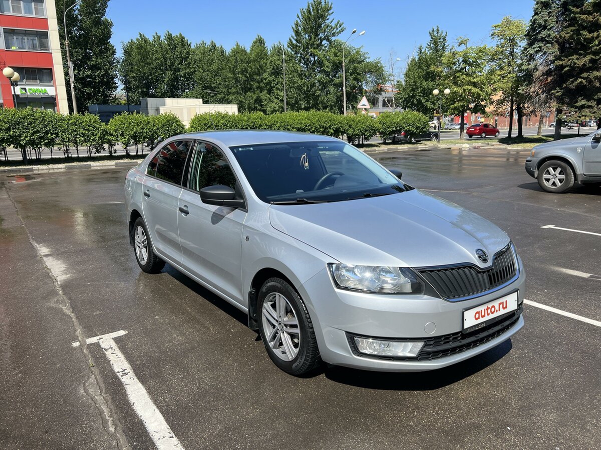 Шкода рапид серебристый