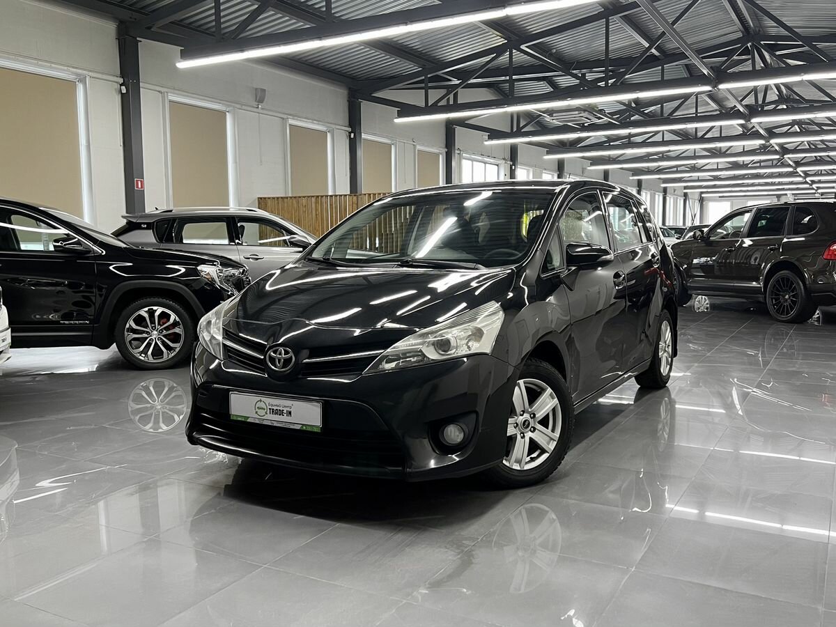Toyota Verso I Рестайлинг