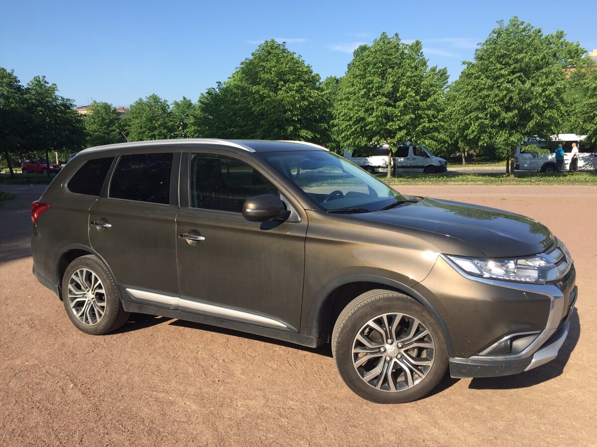 Купить б/у Mitsubishi Outlander III Рестайлинг 2 2.4 CVT