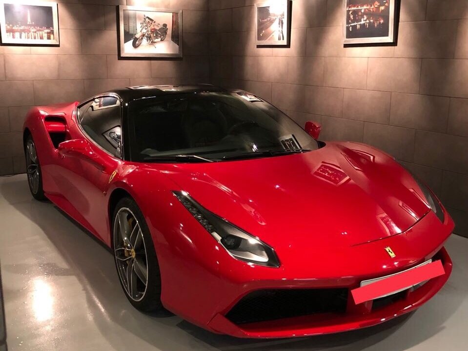 Ferrari 488 GTB красный