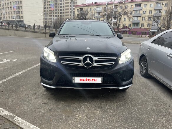 2016 Mercedes-Benz GLE 400 I (W166), чёрный, 3040000 рублей